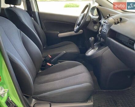 Зелений Мазда 2, об'ємом двигуна 1.5 л та пробігом 88 тис. км за 6800 $, фото 24 на Automoto.ua