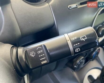 Зелений Мазда 2, об'ємом двигуна 1.5 л та пробігом 88 тис. км за 6800 $, фото 34 на Automoto.ua