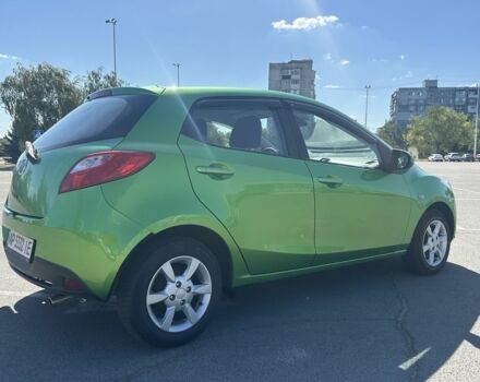 Зелений Мазда 2, об'ємом двигуна 1.3 л та пробігом 204 тис. км за 4600 $, фото 3 на Automoto.ua