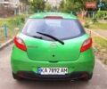Зелений Мазда 2, об'ємом двигуна 1.5 л та пробігом 100 тис. км за 6200 $, фото 5 на Automoto.ua