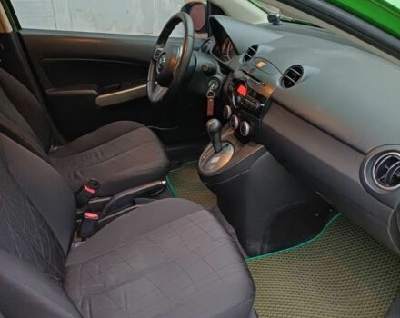 Зелений Мазда 2, об'ємом двигуна 1.5 л та пробігом 151 тис. км за 5950 $, фото 6 на Automoto.ua