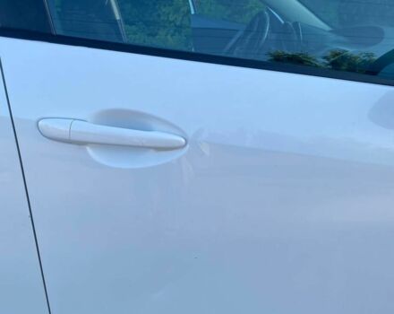 Білий Мазда 3, об'ємом двигуна 0 л та пробігом 176 тис. км за 7300 $, фото 3 на Automoto.ua