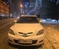 Белый Мазда 3, объемом двигателя 1.6 л и пробегом 320 тыс. км за 3300 $, фото 6 на Automoto.ua