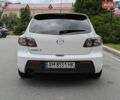 Белый Мазда 3, объемом двигателя 2 л и пробегом 247 тыс. км за 5700 $, фото 2 на Automoto.ua