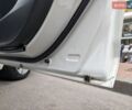 Белый Мазда 3, объемом двигателя 2 л и пробегом 247 тыс. км за 5700 $, фото 16 на Automoto.ua