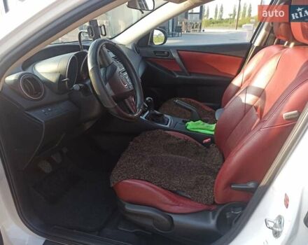 Белый Мазда 3, объемом двигателя 1.56 л и пробегом 230 тыс. км за 6500 $, фото 14 на Automoto.ua