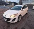 Белый Мазда 3, объемом двигателя 1.6 л и пробегом 300 тыс. км за 5700 $, фото 1 на Automoto.ua