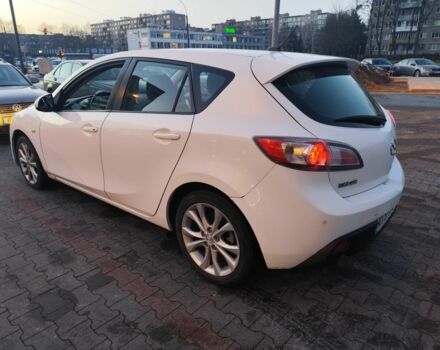 Белый Мазда 3, объемом двигателя 1.6 л и пробегом 300 тыс. км за 5700 $, фото 5 на Automoto.ua