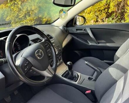 Белый Мазда 3, объемом двигателя 1.56 л и пробегом 230 тыс. км за 6800 $, фото 4 на Automoto.ua