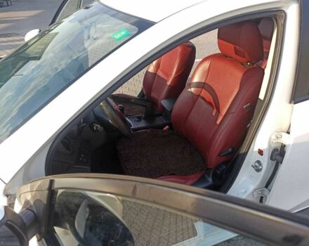 Белый Мазда 3, объемом двигателя 1.6 л и пробегом 230 тыс. км за 5900 $, фото 8 на Automoto.ua