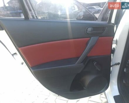 Белый Мазда 3, объемом двигателя 1.56 л и пробегом 230 тыс. км за 6500 $, фото 20 на Automoto.ua