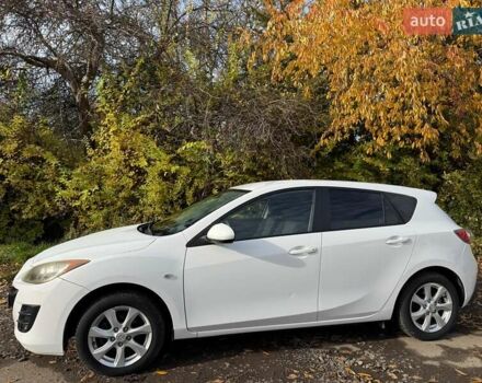 Белый Мазда 3, объемом двигателя 1.56 л и пробегом 230 тыс. км за 6800 $, фото 2 на Automoto.ua