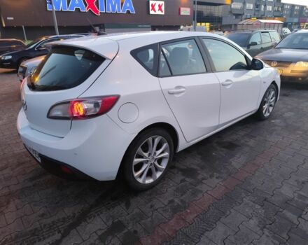 Белый Мазда 3, объемом двигателя 1.6 л и пробегом 300 тыс. км за 5700 $, фото 2 на Automoto.ua