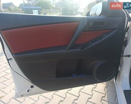 Белый Мазда 3, объемом двигателя 1.56 л и пробегом 230 тыс. км за 6500 $, фото 29 на Automoto.ua
