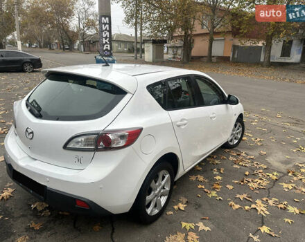 Белый Мазда 3, объемом двигателя 1.6 л и пробегом 130 тыс. км за 7200 $, фото 2 на Automoto.ua
