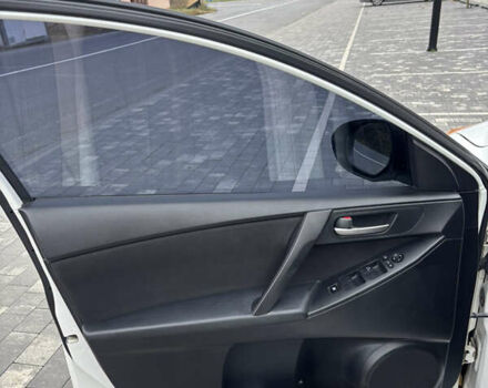 Белый Мазда 3, объемом двигателя 1.6 л и пробегом 171 тыс. км за 8500 $, фото 6 на Automoto.ua