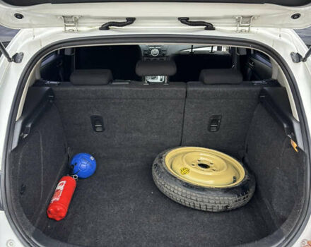 Белый Мазда 3, объемом двигателя 1.6 л и пробегом 171 тыс. км за 8500 $, фото 28 на Automoto.ua