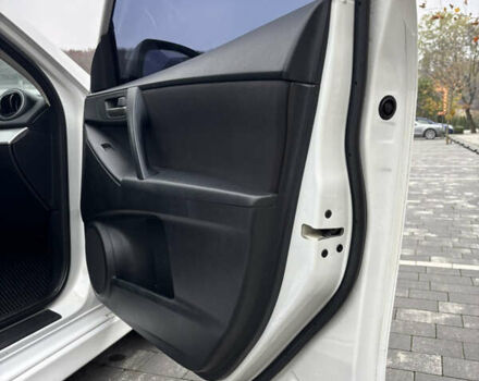 Белый Мазда 3, объемом двигателя 1.6 л и пробегом 171 тыс. км за 8500 $, фото 14 на Automoto.ua