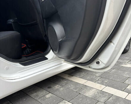 Белый Мазда 3, объемом двигателя 1.6 л и пробегом 171 тыс. км за 8500 $, фото 12 на Automoto.ua