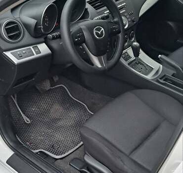 Белый Мазда 3, объемом двигателя 1.6 л и пробегом 159 тыс. км за 8000 $, фото 9 на Automoto.ua