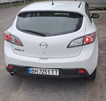 Белый Мазда 3, объемом двигателя 1.6 л и пробегом 159 тыс. км за 8000 $, фото 4 на Automoto.ua