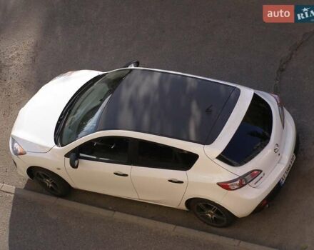 Білий Мазда 3, об'ємом двигуна 1.6 л та пробігом 230 тис. км за 7200 $, фото 4 на Automoto.ua
