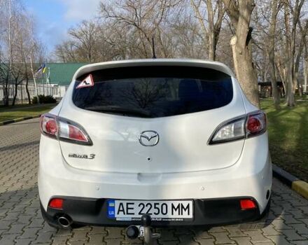 Білий Мазда 3, об'ємом двигуна 1.6 л та пробігом 185 тис. км за 9000 $, фото 4 на Automoto.ua
