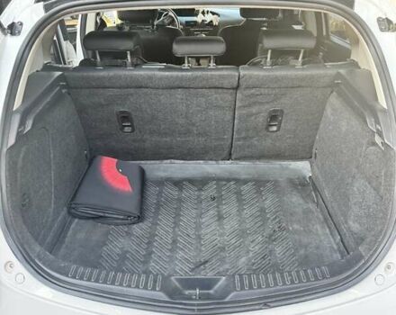 Білий Мазда 3, об'ємом двигуна 1.56 л та пробігом 227 тис. км за 7900 $, фото 9 на Automoto.ua