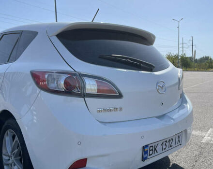 Білий Мазда 3, об'ємом двигуна 1.6 л та пробігом 171 тис. км за 7000 $, фото 11 на Automoto.ua