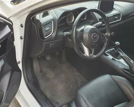 Белый Мазда 3, объемом двигателя 2 л и пробегом 169 тыс. км за 9400 $, фото 7 на Automoto.ua