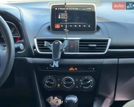 Белый Мазда 3, объемом двигателя 2 л и пробегом 178 тыс. км за 9300 $, фото 26 на Automoto.ua