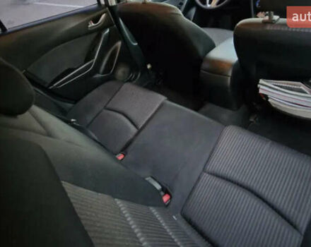 Белый Мазда 3, объемом двигателя 2 л и пробегом 178 тыс. км за 9300 $, фото 28 на Automoto.ua