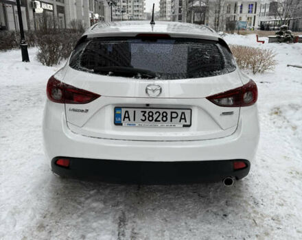 Белый Мазда 3, объемом двигателя 1.5 л и пробегом 150 тыс. км за 11000 $, фото 4 на Automoto.ua