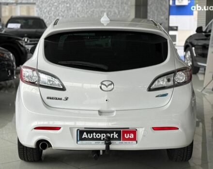 Белый Мазда 3, объемом двигателя 2 л и пробегом 85 тыс. км за 10490 $, фото 6 на Automoto.ua