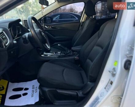 Белый Мазда 3, объемом двигателя 2 л и пробегом 178 тыс. км за 9300 $, фото 11 на Automoto.ua