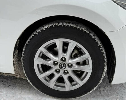 Белый Мазда 3, объемом двигателя 1.5 л и пробегом 150 тыс. км за 11000 $, фото 6 на Automoto.ua