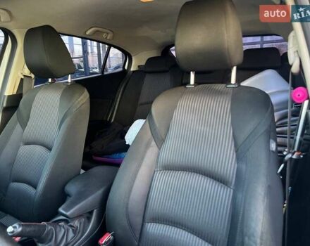 Белый Мазда 3, объемом двигателя 2 л и пробегом 178 тыс. км за 9300 $, фото 25 на Automoto.ua