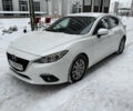 Белый Мазда 3, объемом двигателя 1.5 л и пробегом 150 тыс. км за 11000 $, фото 2 на Automoto.ua