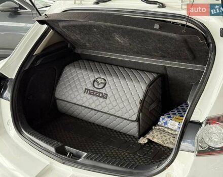 Белый Мазда 3, объемом двигателя 2 л и пробегом 85 тыс. км за 10490 $, фото 19 на Automoto.ua