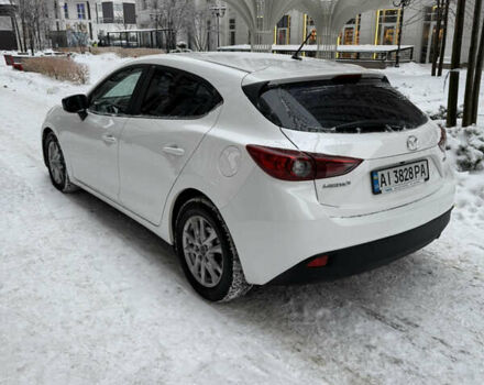 Белый Мазда 3, объемом двигателя 1.5 л и пробегом 150 тыс. км за 11000 $, фото 5 на Automoto.ua