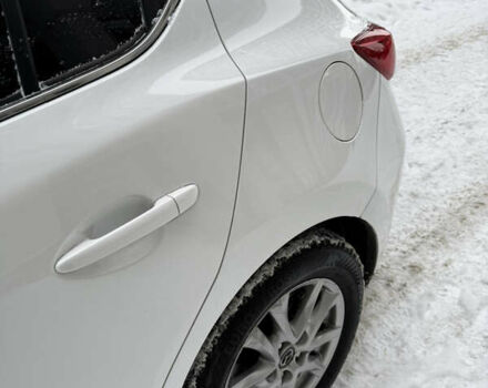 Белый Мазда 3, объемом двигателя 1.5 л и пробегом 150 тыс. км за 11000 $, фото 11 на Automoto.ua