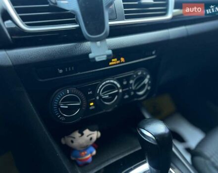 Белый Мазда 3, объемом двигателя 2 л и пробегом 178 тыс. км за 9300 $, фото 18 на Automoto.ua