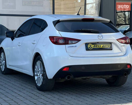 Белый Мазда 3, объемом двигателя 2 л и пробегом 178 тыс. км за 9300 $, фото 3 на Automoto.ua