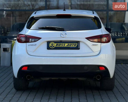 Белый Мазда 3, объемом двигателя 2 л и пробегом 178 тыс. км за 9300 $, фото 4 на Automoto.ua