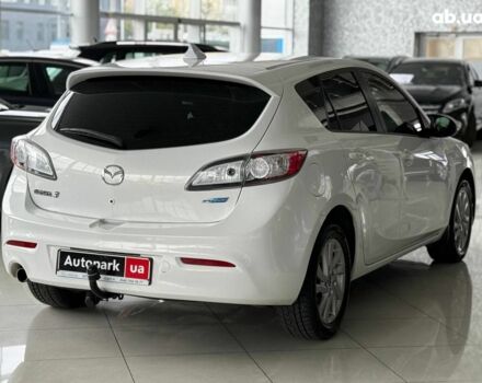 Белый Мазда 3, объемом двигателя 2 л и пробегом 85 тыс. км за 10490 $, фото 5 на Automoto.ua