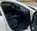 Белый Мазда 3, объемом двигателя 2 л и пробегом 122 тыс. км за 10500 $, фото 6 на Automoto.ua