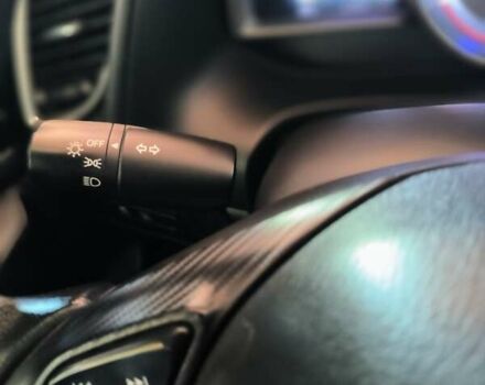 Белый Мазда 3, объемом двигателя 2 л и пробегом 141 тыс. км за 9600 $, фото 6 на Automoto.ua
