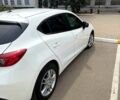 Білий Мазда 3, об'ємом двигуна 2 л та пробігом 150 тис. км за 9700 $, фото 2 на Automoto.ua