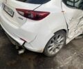Белый Мазда 3, объемом двигателя 2.5 л и пробегом 200 тыс. км за 5000 $, фото 2 на Automoto.ua