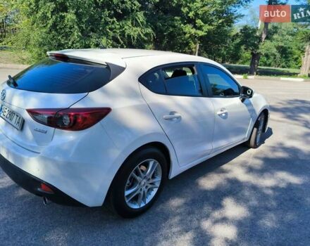 Білий Мазда 3, об'ємом двигуна 2 л та пробігом 141 тис. км за 9600 $, фото 3 на Automoto.ua